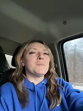 Snapshot of lezbean24 chatting on 02-24-26, 10:43 lezbean24 online show from 02-24-26, 10:43