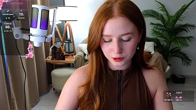 Snapshot of Meow_babe chatting on 10-10-25, 01:12 Meow babe online show from 10-10-25, 01:12