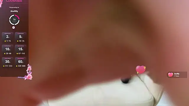 Snapshot of Meow_babe chatting on 09-21-25, 11:15 Meow babe online show from 09-21-25, 11:15