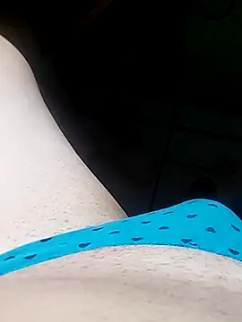 Snapshot of Cris29_84 chatting on 10-01-25, 04:17 Cris29 84 online show from 10-01-25, 04:17