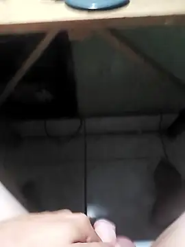 Snapshot of Cris29_84 chatting on 01-10-26, 06:42 Cris29 84 online show from 01-10-26, 06:42