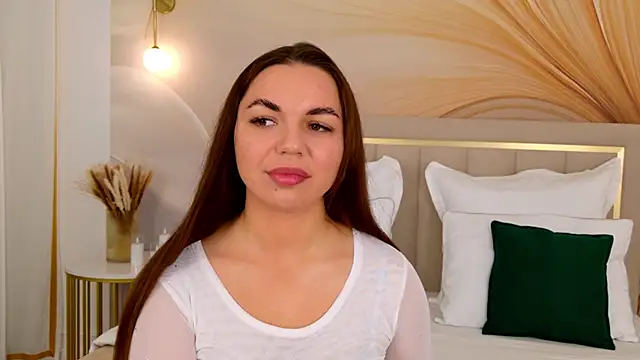 Snapshot of CamillaLarson chatting on 05-27-26, 03:03 CamillaLarson online show from 05-27-26, 03:03