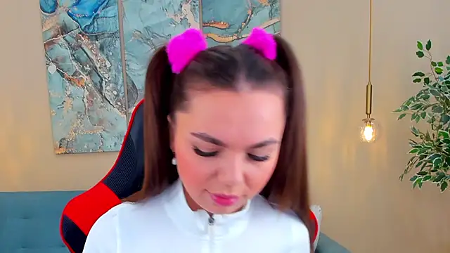 CamillaLarson online show from 03-05-25, 03:08