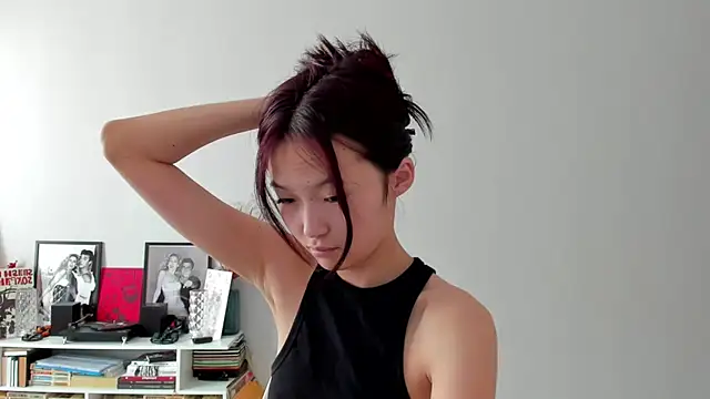 ailey chao online show from 11-08-25, 03:32