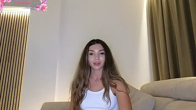 Snapshot of ReyaSophia chatting on 10-11-25, 08:10 ReyaSophia online show from 10-11-25, 08:10