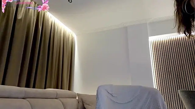 Snapshot of ReyaSophia chatting on 09-12-25, 08:41 ReyaSophia online show from 09-12-25, 08:41