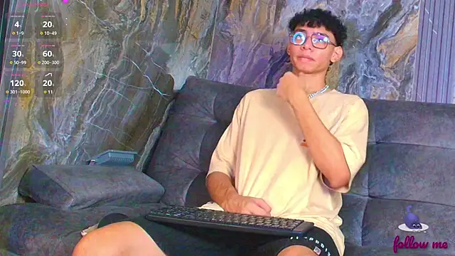 Snapshot of Daviid_laidd chatting on 02-19-25, 09:03 Daviid laidd online show from 02-19-25, 09:03