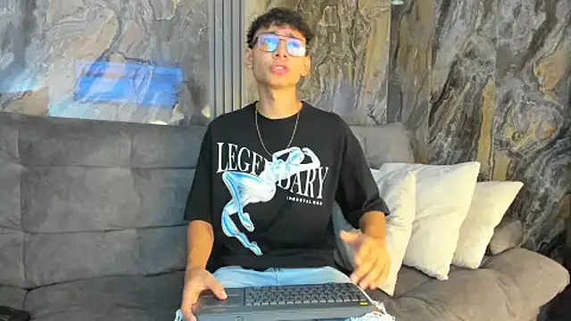 Snapshot of Daviid_laidd chatting on 09-24-25, 07:31 Daviid laidd online show from 09-24-25, 07:31