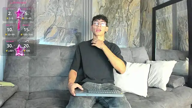 Snapshot of Daviid_laidd chatting on 10-07-25, 08:10 Daviid laidd online show from 10-07-25, 08:10
