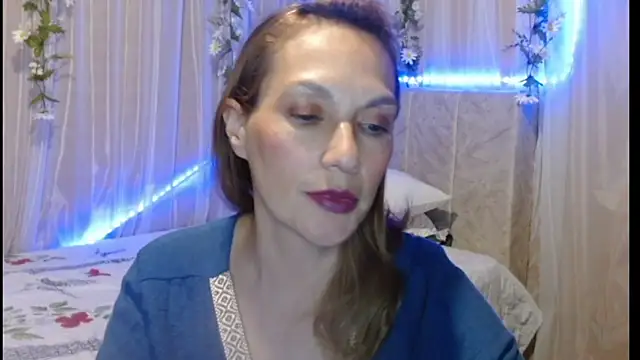 italagomez  online show from 02-12-25, 12:37