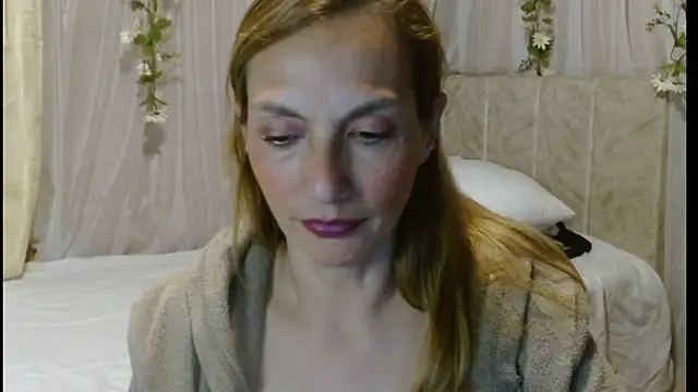 italagomez  online show from 03-05-25, 10:43