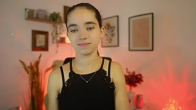 Snapshot of Gia_Paige18 chatting on 09-18-25, 01:03 Gia Paige18 online show from 09-18-25, 01:03