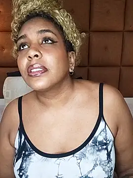 Snapshot of ELLA_KELLY chatting on 02-04-26, 12:00 ELLA KELLY online show from 02-04-26, 12:00