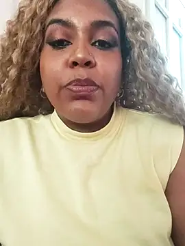 Snapshot of ELLA_KELLY chatting on 02-05-26, 12:01 ELLA KELLY online show from 02-05-26, 12:01