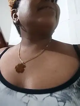 ELLA KELLY online show from 04-10-26, 12:01