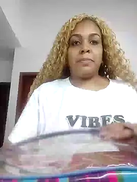 Snapshot of ELLA_KELLY chatting on 01-17-26, 11:36 ELLA KELLY online show from 01-17-26, 11:36