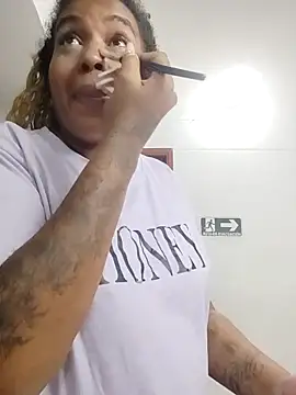 ELLA KELLY online show from 11-18-25, 11:46