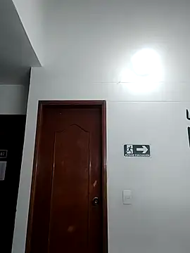 ELLA KELLY online show from 11-12-25, 11:47