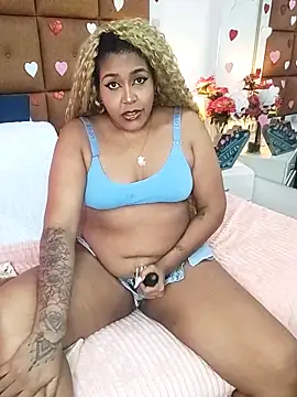 Snapshot of ELLA_KELLY chatting on 02-17-26, 11:51 ELLA KELLY online show from 02-17-26, 11:51