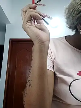 ELLA KELLY online show from 12-16-25, 11:47