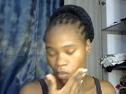 Snapshot of sweetblackbeauty001 chatting on 06-25-26, 08:14 sweetblackbeauty001 online show from 06-25-26, 08:14