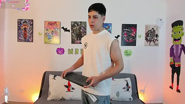 jonathanjoestar  online show from 10-26-25, 07:36