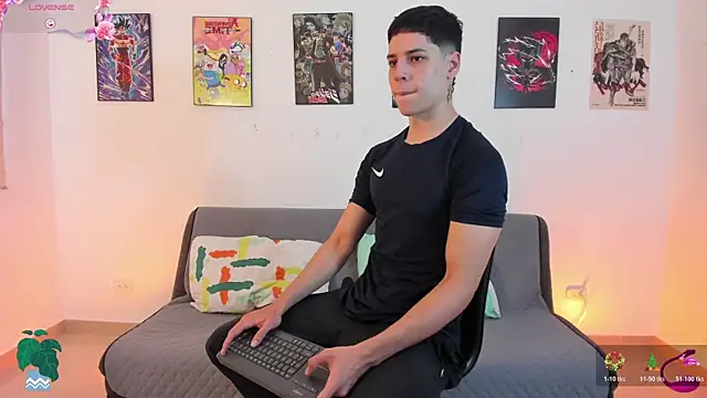 jonathanjoestar  online show from 11-17-25, 09:41