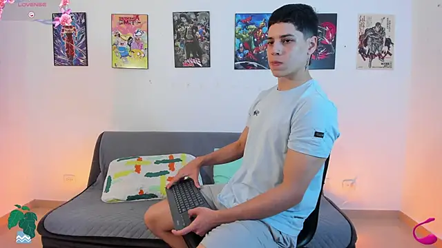 jonathanjoestar  online show from 11-21-25, 10:53