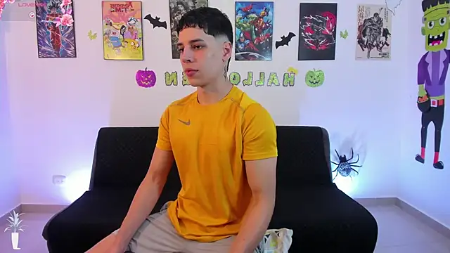 jonathanjoestar  online show from 10-18-25, 09:17