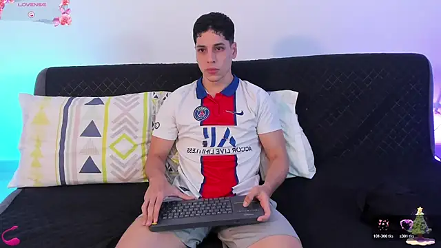 jonathanjoestar  online show from 12-22-25, 11:05