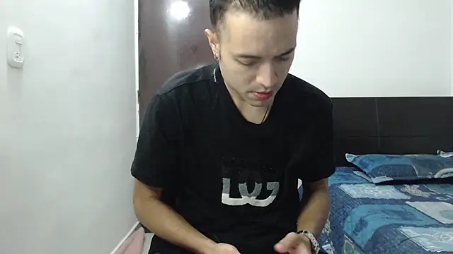 dimitriquiet05 online show from 12-14-24, 02:44