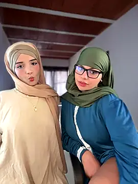 Snapshot of lalilamassu1 chatting on 10-31-25, 03:19 lalilamassu1 online show from 10-31-25, 03:19