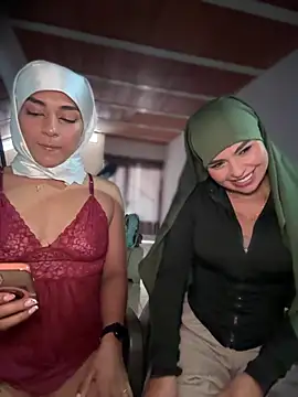 lalilamassu1 online show from 04-12-26, 06:33