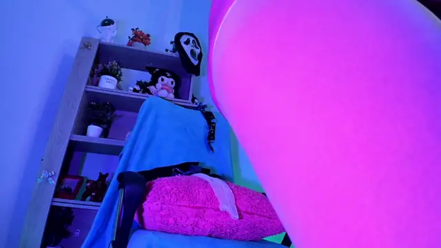 kuromi69 online show from 06-26-26, 05:24