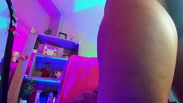 kuromi69 online show from 09-28-25, 03:57