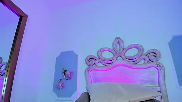 Sara  Williams online show from 11-19-25, 03:50