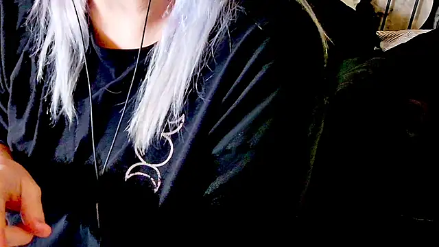 Snapshot of doomednympho chatting on 10-26-25, 08:53 doomednympho online show from 10-26-25, 08:53