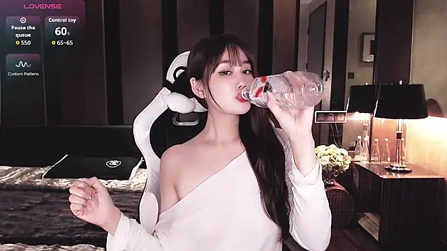 Snapshot of Cartier-__Daji- chatting on 06-21-26, 04:13 Cartier- Daji- online show from 06-21-26, 04:13