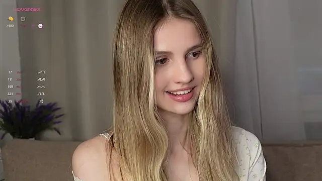 Fluffy-Angel online show from 11-26-25, 04:40