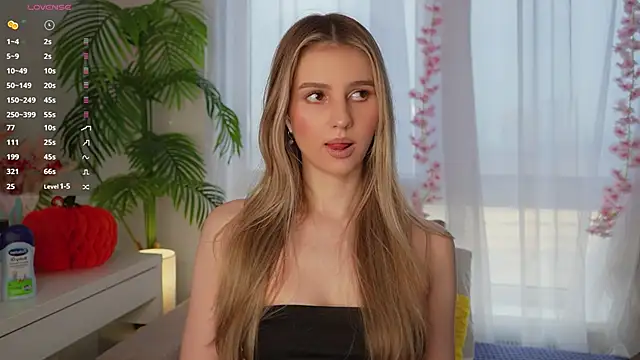 Fluffy-Angel online show from 03-11-25, 08:41