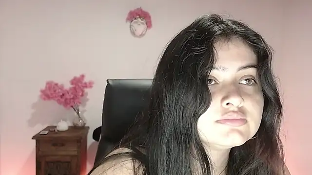 Stephania 18 online show from 09-19-25, 06:23