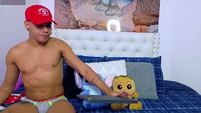 Mackenzzie 777  online show from 12-18-25, 06:18