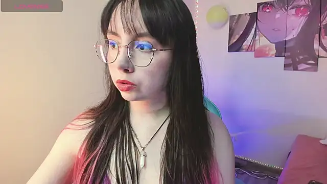 Snapshot of Julieta_cott chatting on 03-15-26, 02:18 Julieta cott online show from 03-15-26, 02:18