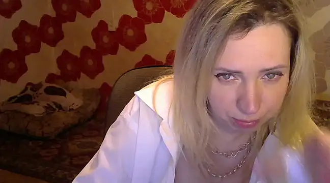 Snapshot of Queen_Daenerys chatting on 12-02-24, 12:58 Queen Daenerys online show from 12-02-24, 12:58