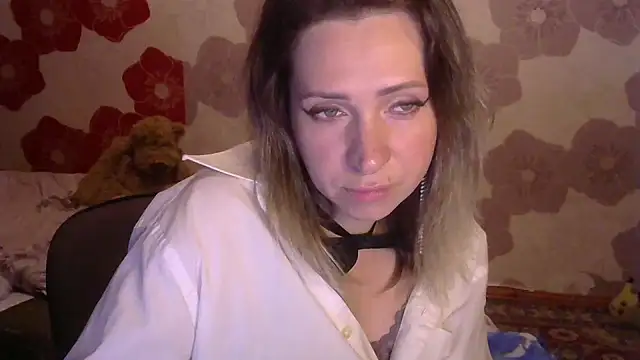 Snapshot of Queen_Daenerys chatting on 09-26-25, 05:53 Queen Daenerys online show from 09-26-25, 05:53