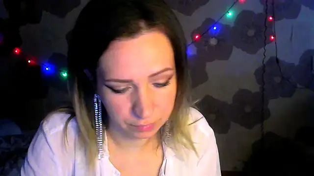 Snapshot of Queen_Daenerys chatting on 10-07-25, 09:54 Queen Daenerys online show from 10-07-25, 09:54