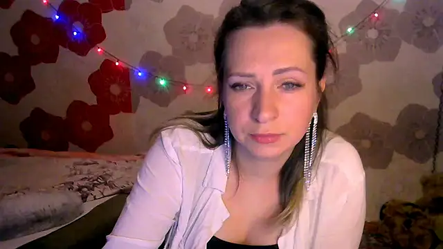 Snapshot of Queen_Daenerys chatting on 10-12-25, 05:36 Queen Daenerys online show from 10-12-25, 05:36