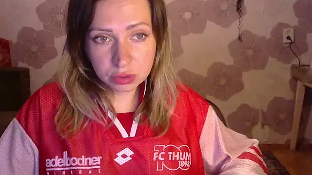 Snapshot of Queen_Daenerys chatting on 09-10-25, 08:19 Queen Daenerys online show from 09-10-25, 08:19