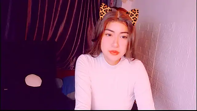 Snapshot of SexualStruggle chatting on 10-31-25, 01:46 SexualStruggle online show from 10-31-25, 01:46