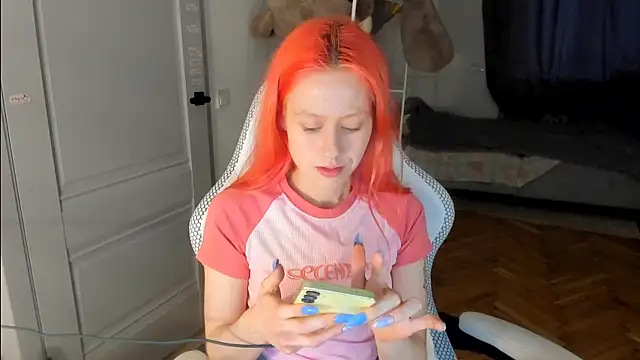 Snapshot of Silly__Milly chatting on 02-11-25, 01:20 Silly  Milly online show from 02-11-25, 01:20